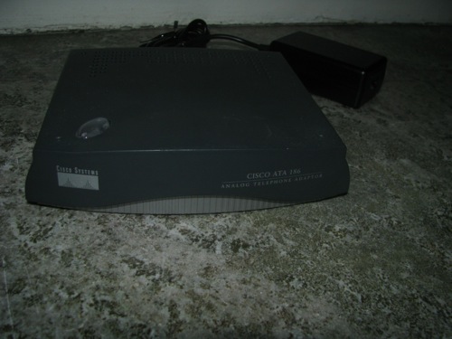 IP-telefonidosa, Cisco ATA186, bild 1