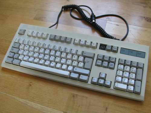 AT-tangenbord, BTC 5349, med Cherry MX-kompatibla keycaps, bild 1