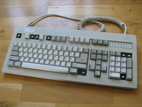 Gammalt tangentbord, Laser, med Cherry MX-liknande fästen, bild 1