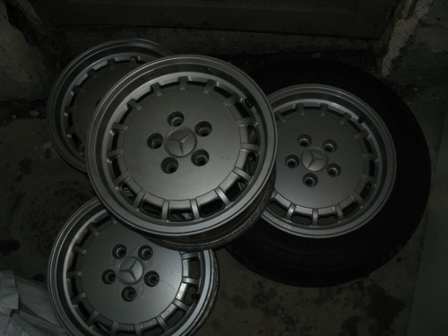 15" lättmetallfälgar från Mercedes W124, bild 1